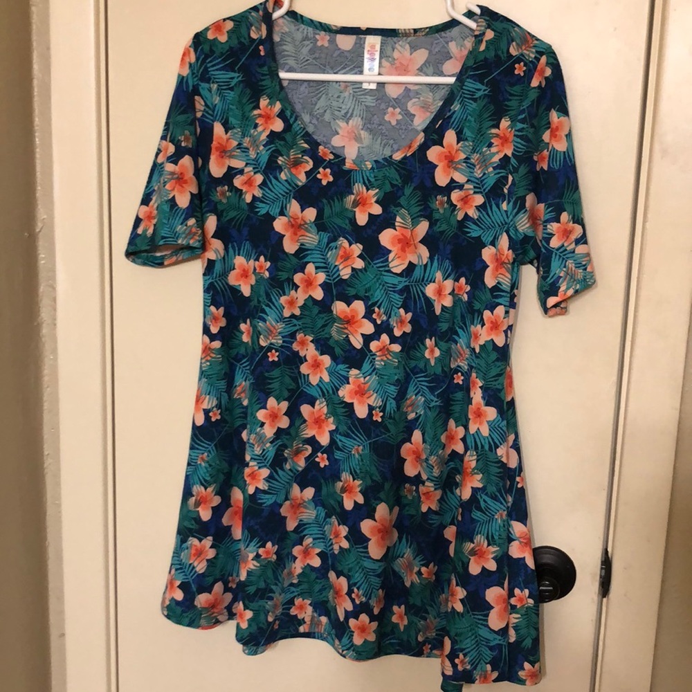 Lularoe perfect tee